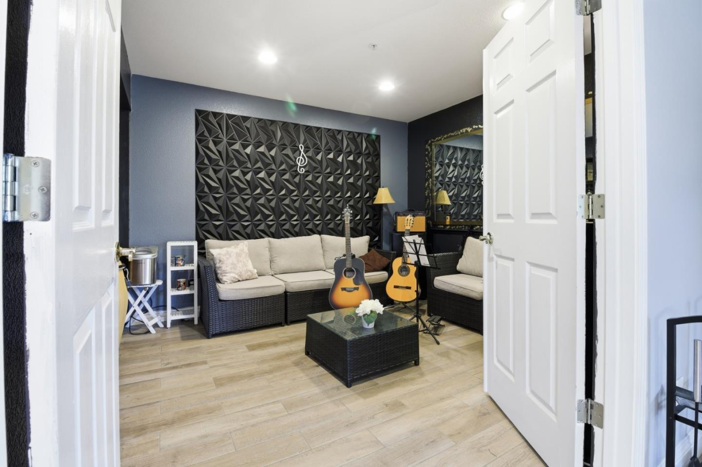 Detail Gallery Image 22 of 43 For 1421 Burgundy Way, Gonzales,  CA 93926 - 5 Beds | 3 Baths