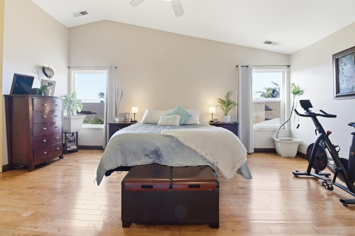 Detail Gallery Image 25 of 43 For 1421 Burgundy Way, Gonzales,  CA 93926 - 5 Beds | 3 Baths