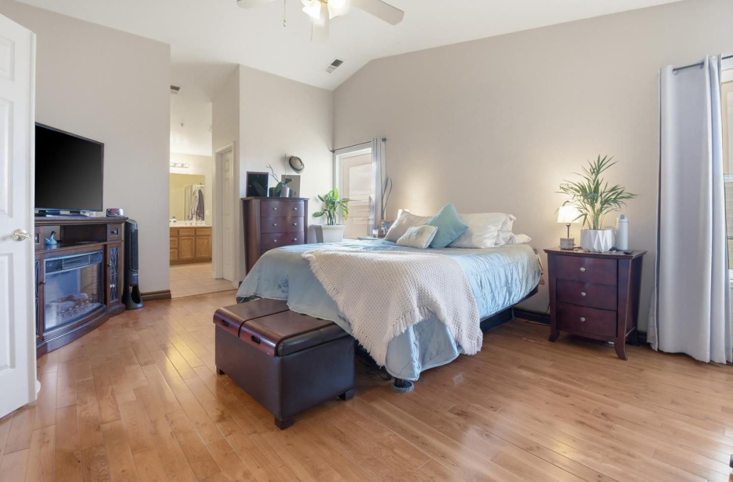 Detail Gallery Image 26 of 43 For 1421 Burgundy Way, Gonzales,  CA 93926 - 5 Beds | 3 Baths