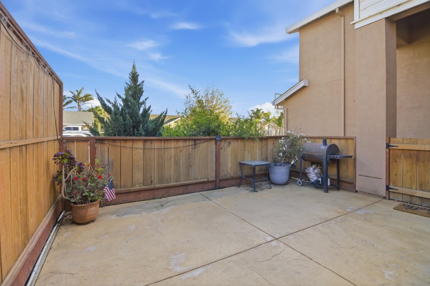 Detail Gallery Image 5 of 43 For 1421 Burgundy Way, Gonzales,  CA 93926 - 5 Beds | 3 Baths