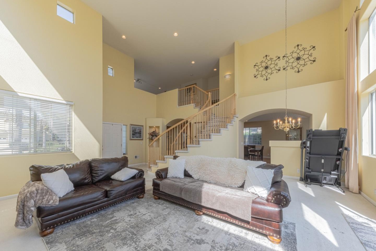 Detail Gallery Image 10 of 39 For 1910 Whitman St, Salinas,  CA 93906 - 3 Beds | 2/1 Baths