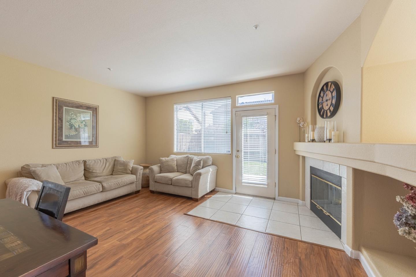 Detail Gallery Image 11 of 39 For 1910 Whitman St, Salinas,  CA 93906 - 3 Beds | 2/1 Baths