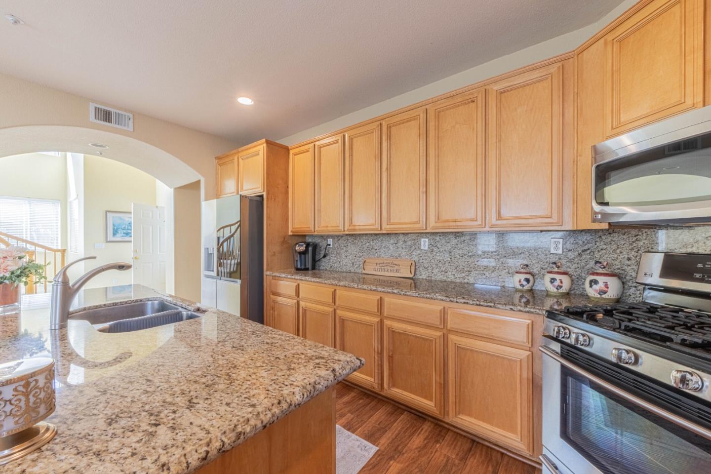 Detail Gallery Image 16 of 39 For 1910 Whitman St, Salinas,  CA 93906 - 3 Beds | 2/1 Baths
