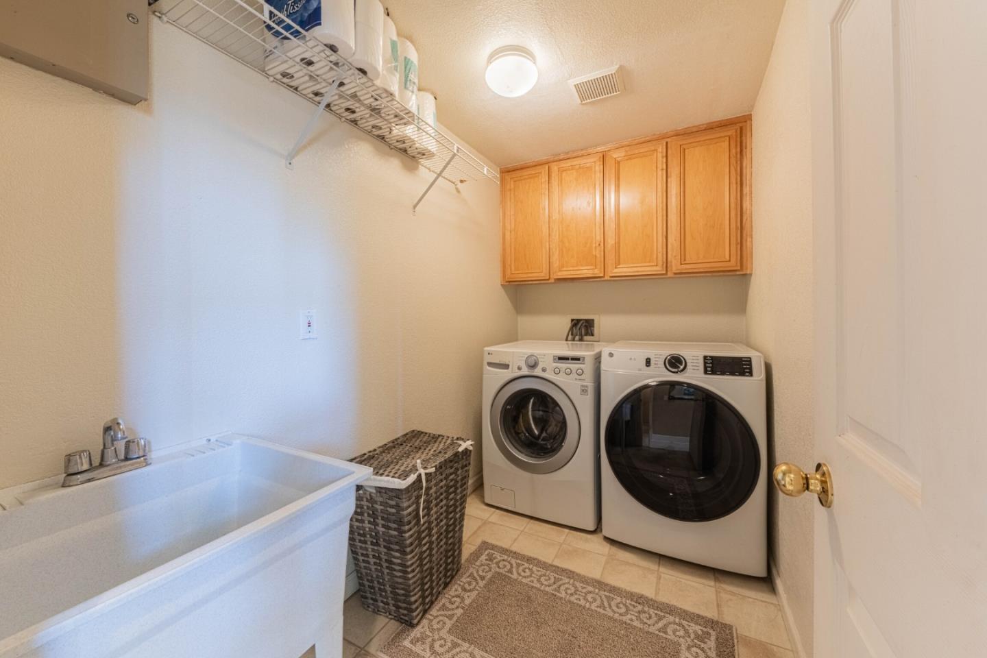 Detail Gallery Image 17 of 39 For 1910 Whitman St, Salinas,  CA 93906 - 3 Beds | 2/1 Baths