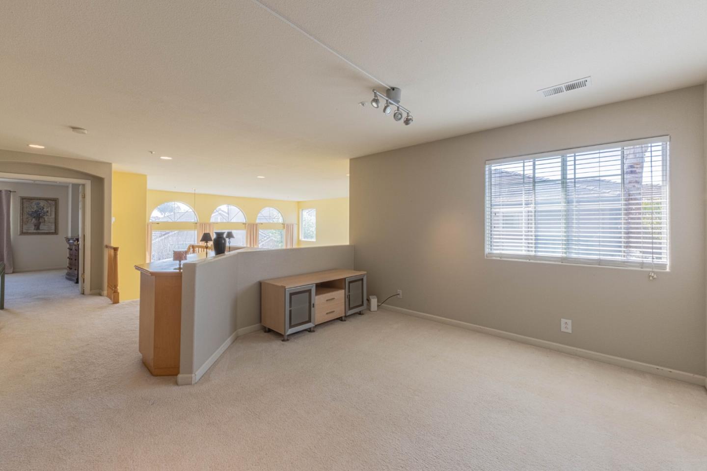 Detail Gallery Image 21 of 39 For 1910 Whitman St, Salinas,  CA 93906 - 3 Beds | 2/1 Baths