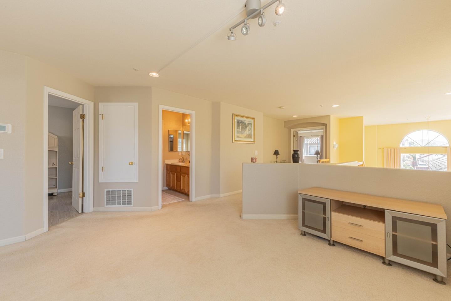 Detail Gallery Image 22 of 39 For 1910 Whitman St, Salinas,  CA 93906 - 3 Beds | 2/1 Baths