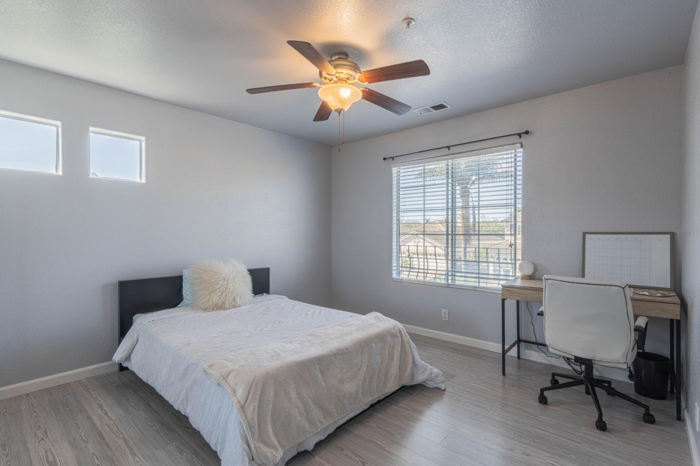 Detail Gallery Image 31 of 39 For 1910 Whitman St, Salinas,  CA 93906 - 3 Beds | 2/1 Baths