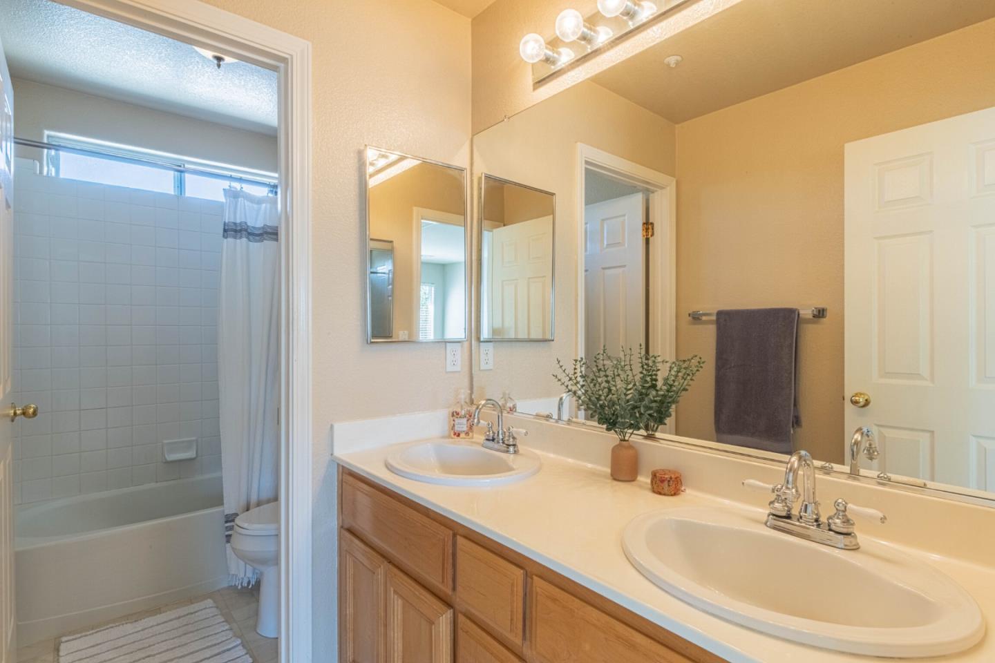 Detail Gallery Image 33 of 39 For 1910 Whitman St, Salinas,  CA 93906 - 3 Beds | 2/1 Baths