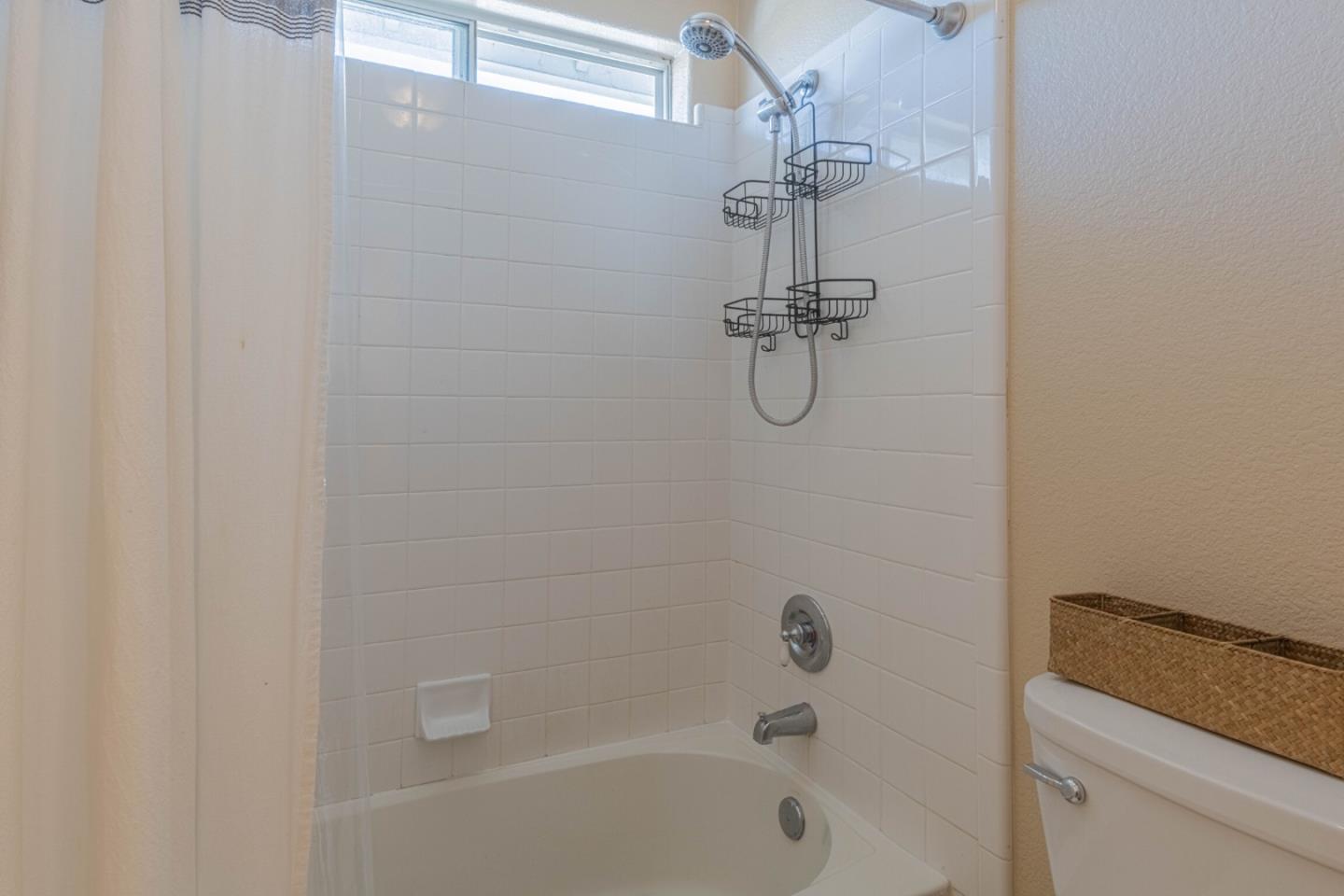 Detail Gallery Image 34 of 39 For 1910 Whitman St, Salinas,  CA 93906 - 3 Beds | 2/1 Baths