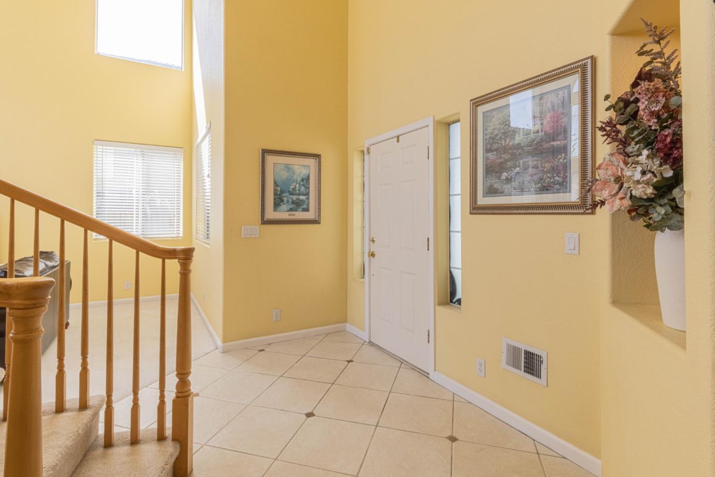 Detail Gallery Image 5 of 39 For 1910 Whitman St, Salinas,  CA 93906 - 3 Beds | 2/1 Baths