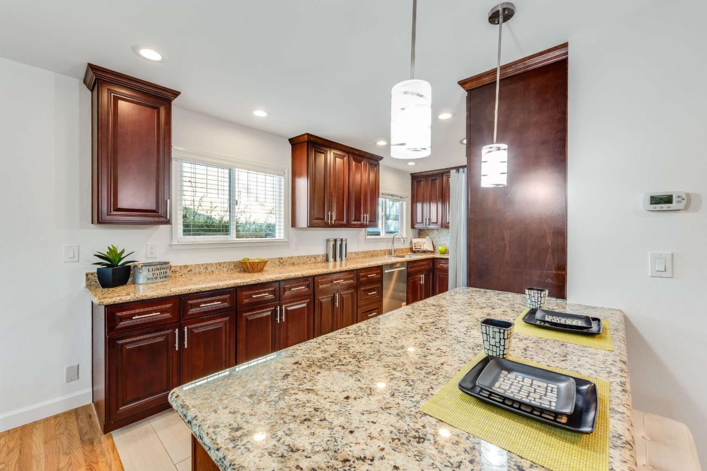 Detail Gallery Image 11 of 51 For 841 Maranta Ave, Sunnyvale,  CA 94087 - 3 Beds | 2 Baths