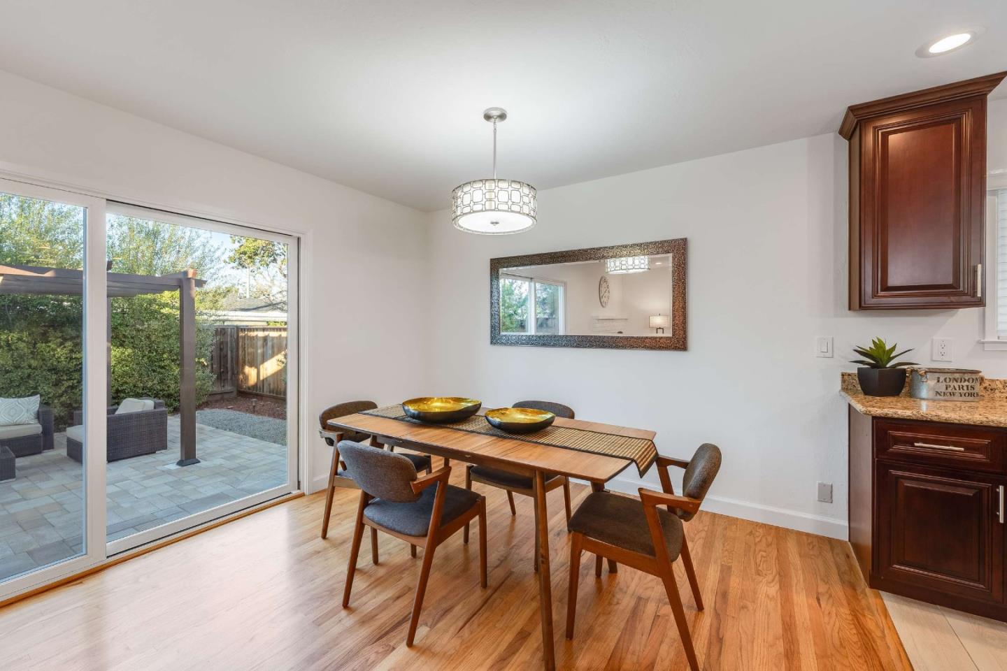 Detail Gallery Image 12 of 51 For 841 Maranta Ave, Sunnyvale,  CA 94087 - 3 Beds | 2 Baths