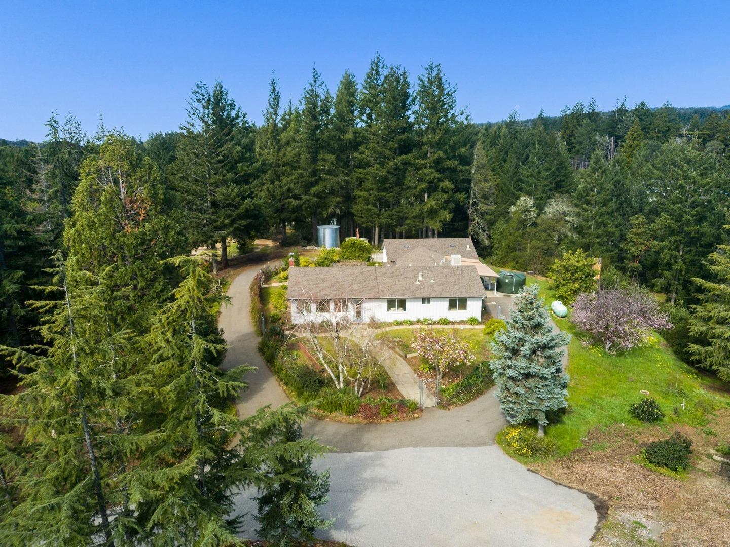 Detail Gallery Image 12 of 46 For 125 Mcgivern Way, Santa Cruz,  CA 95060 - 4 Beds | 3 Baths