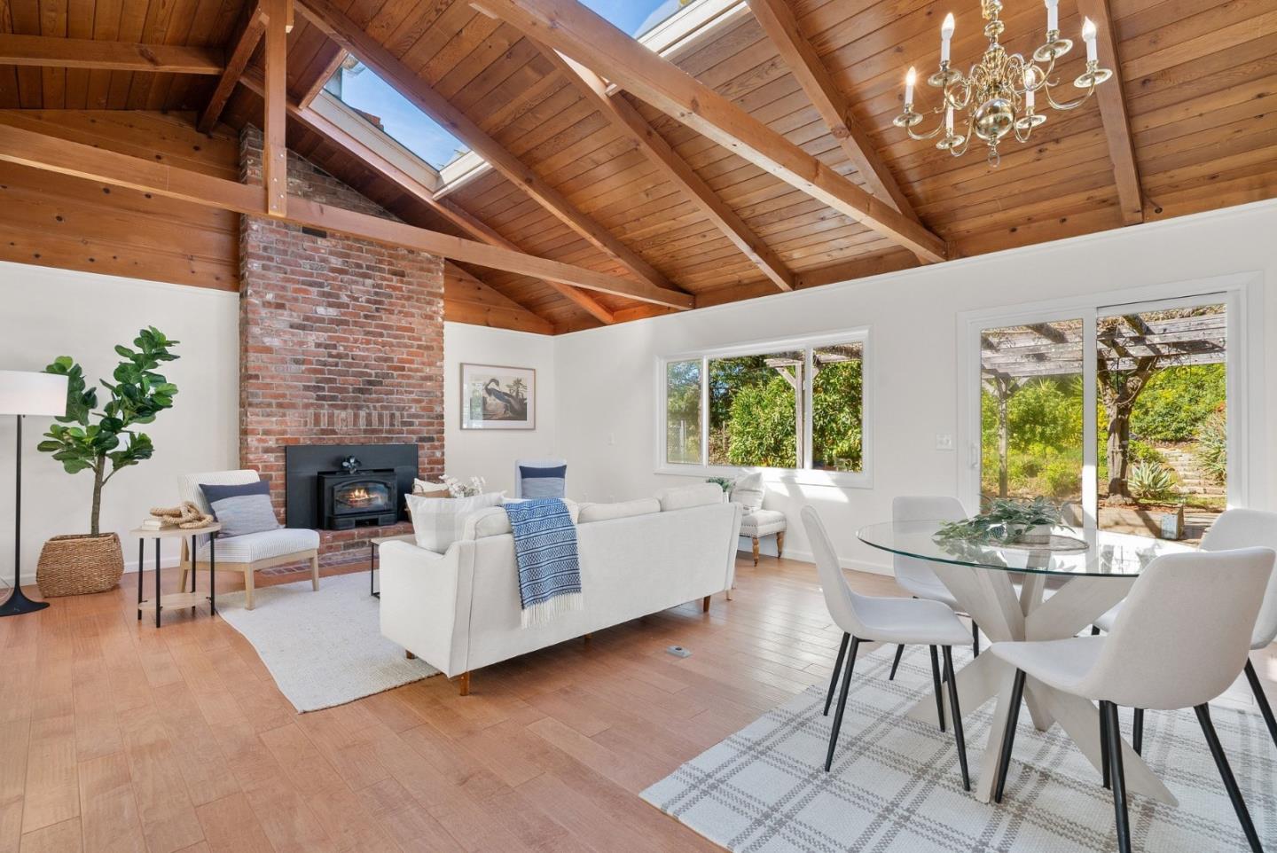 Detail Gallery Image 3 of 46 For 125 Mcgivern Way, Santa Cruz,  CA 95060 - 4 Beds | 3 Baths