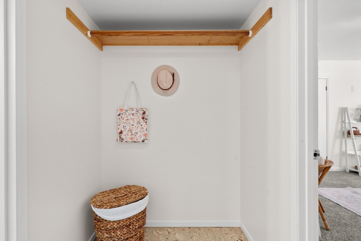 Detail Gallery Image 32 of 46 For 125 Mcgivern Way, Santa Cruz,  CA 95060 - 4 Beds | 3 Baths