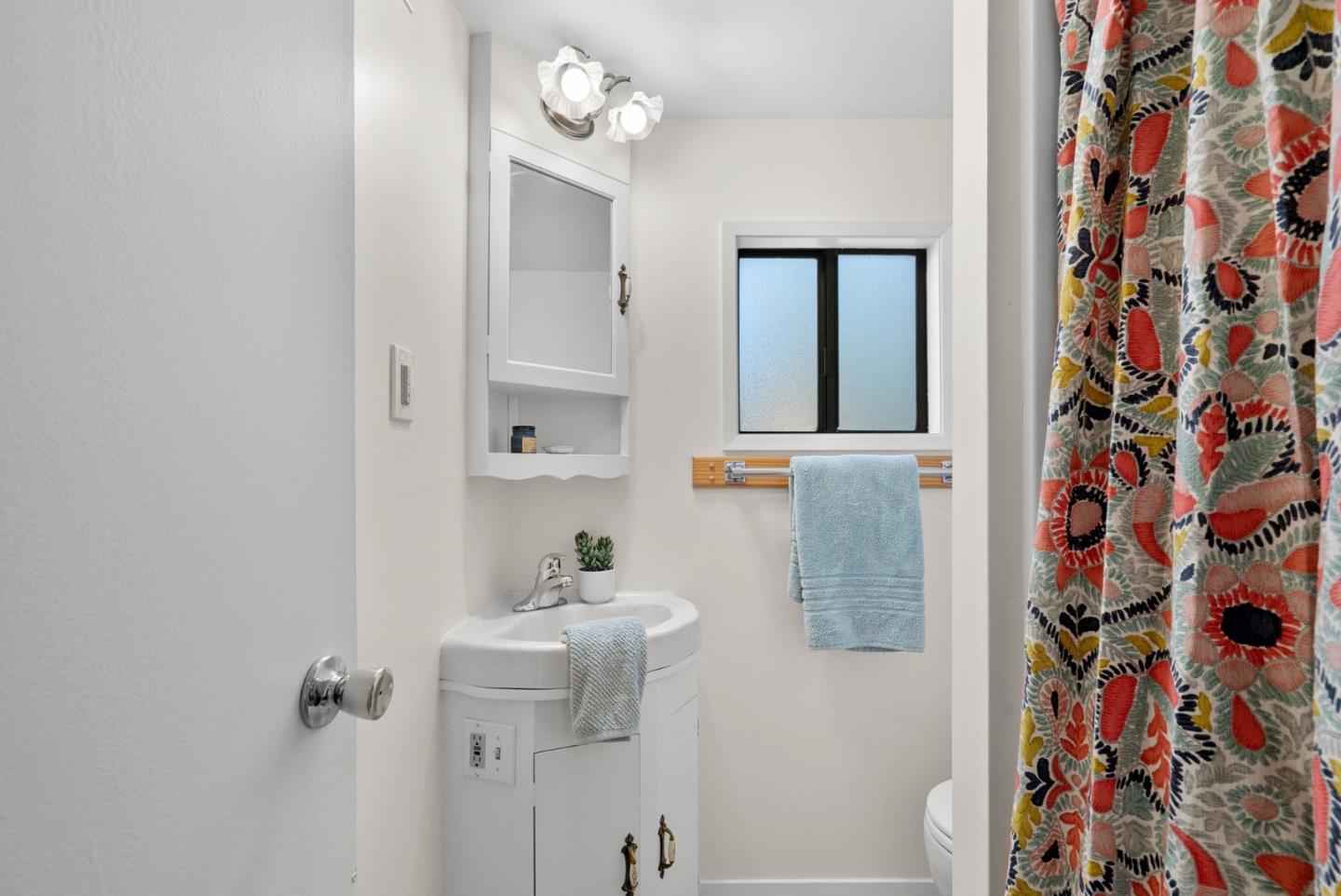 Detail Gallery Image 33 of 46 For 125 Mcgivern Way, Santa Cruz,  CA 95060 - 4 Beds | 3 Baths