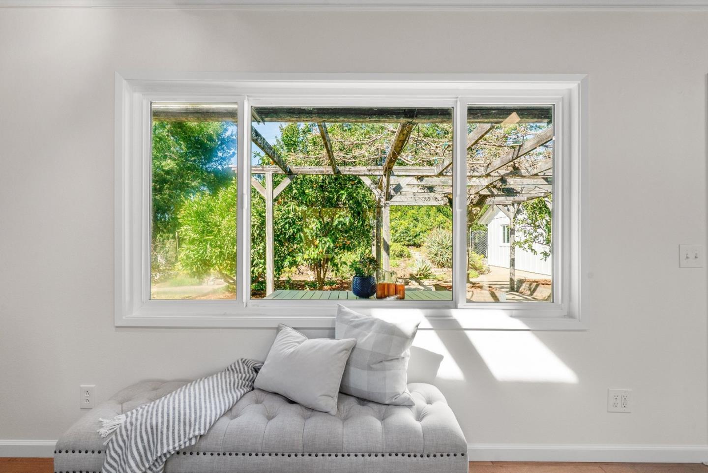 Detail Gallery Image 9 of 46 For 125 Mcgivern Way, Santa Cruz,  CA 95060 - 4 Beds | 3 Baths