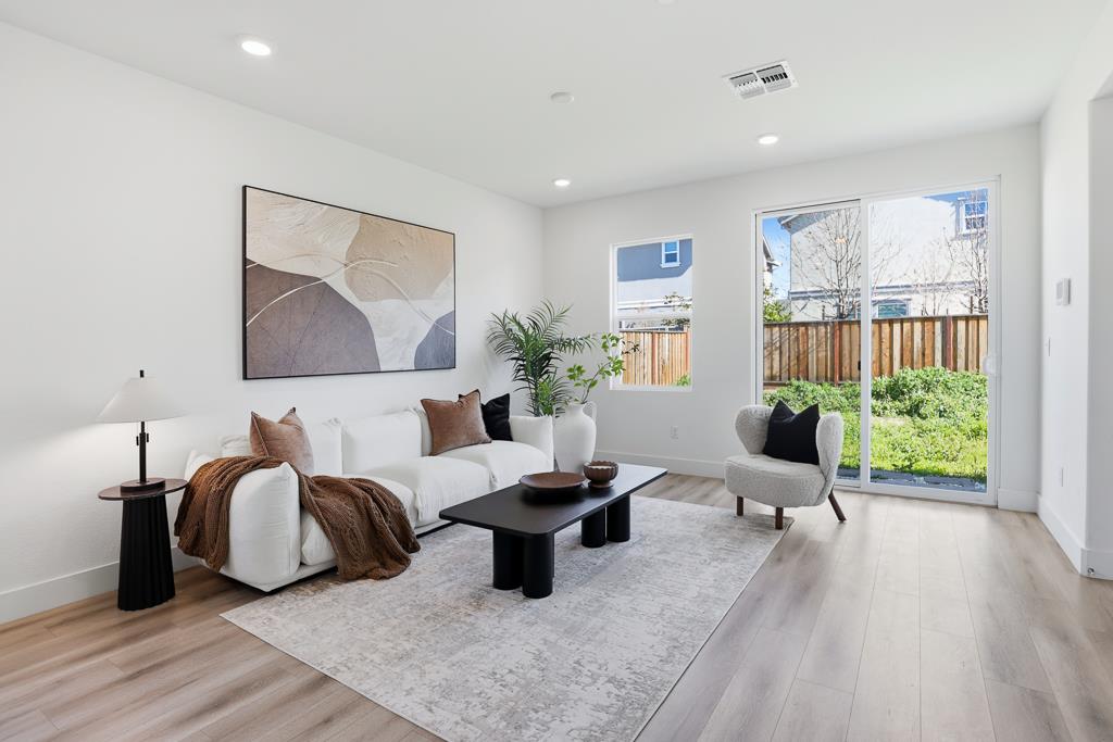 Detail Gallery Image 2 of 24 For 24704 Manzanita St, Hayward,  CA 94545 - 3 Beds | 2/1 Baths