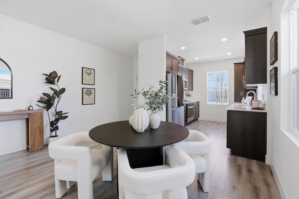 Detail Gallery Image 7 of 24 For 24704 Manzanita St, Hayward,  CA 94545 - 3 Beds | 2/1 Baths