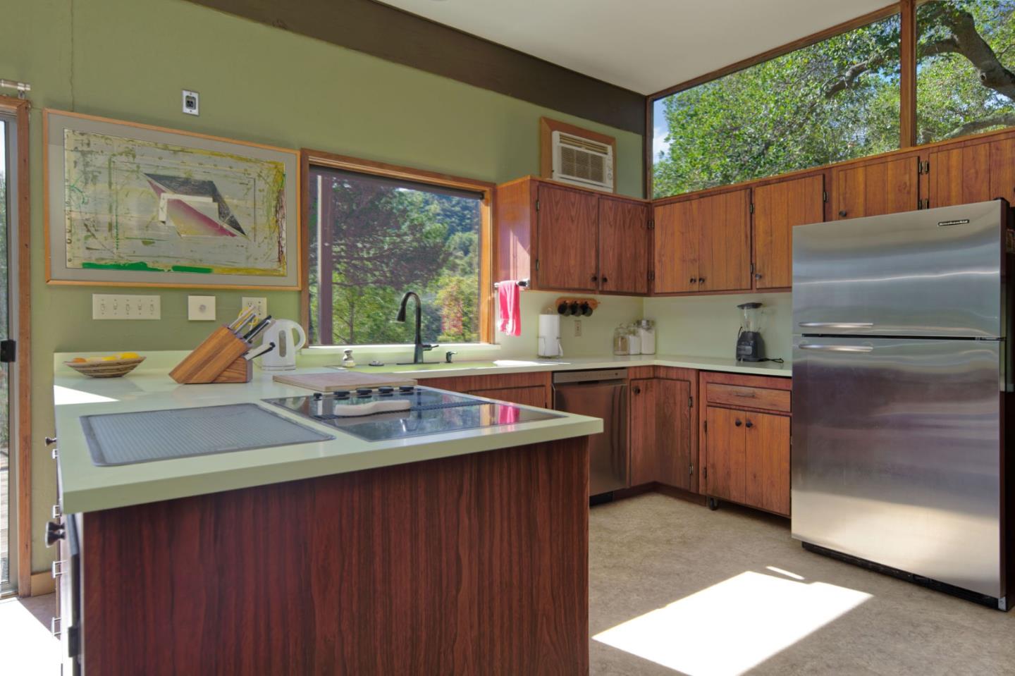 Detail Gallery Image 32 of 52 For 26969 Moody Rd., Los Altos Hills,  CA 94022 - 4 Beds | 2 Baths
