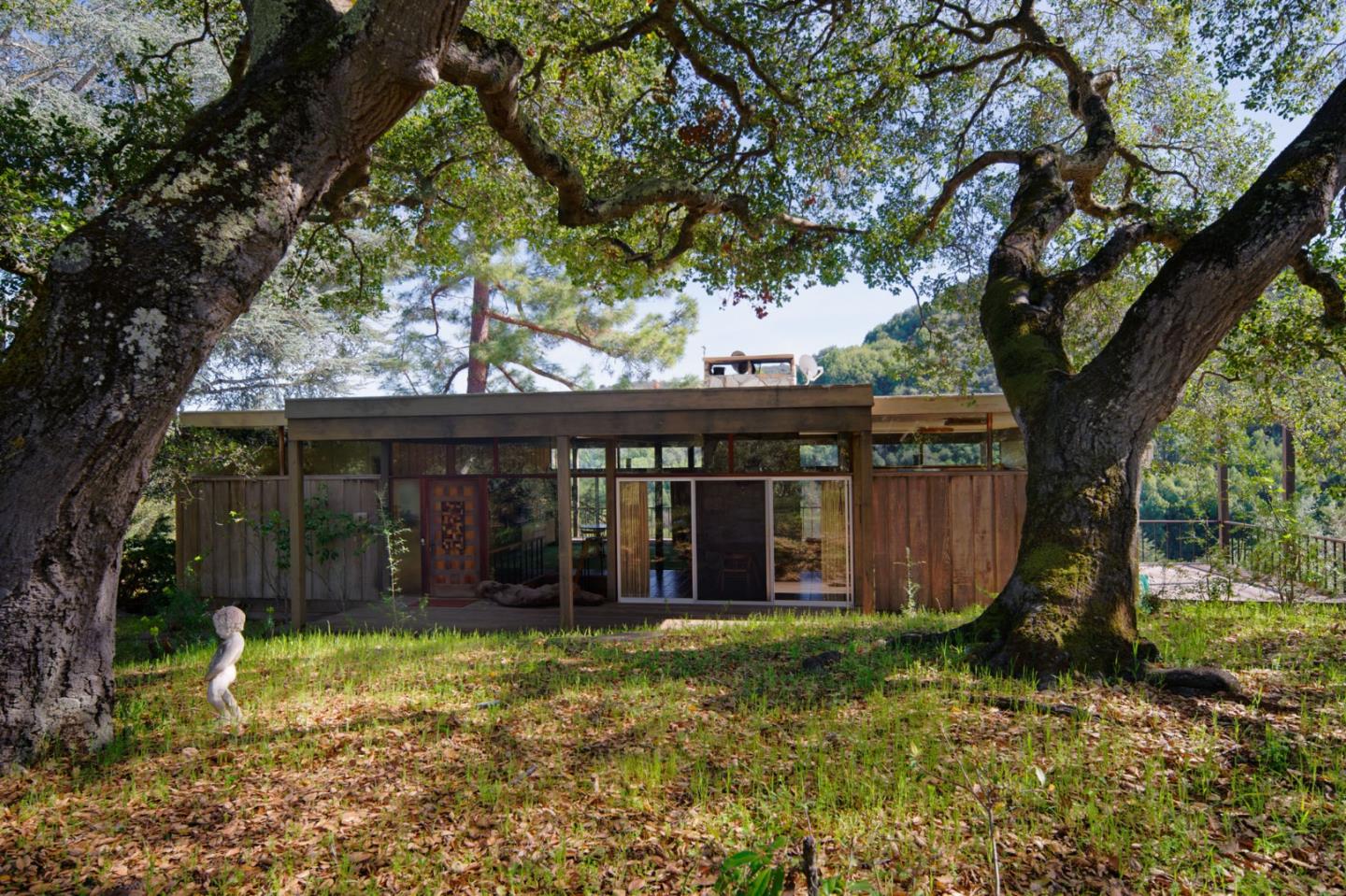 Detail Gallery Image 5 of 52 For 26969 Moody Rd., Los Altos Hills,  CA 94022 - 4 Beds | 2 Baths