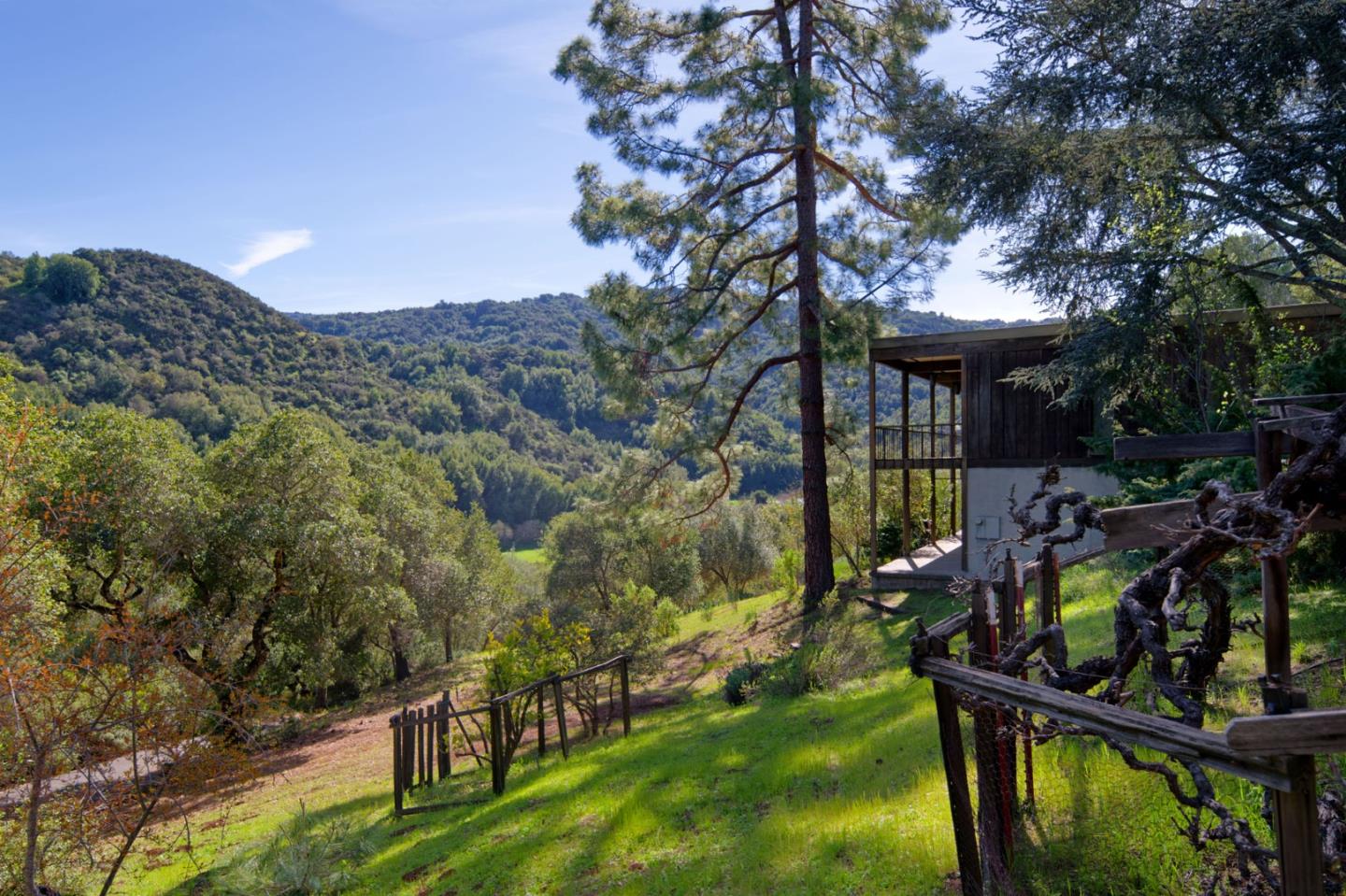 Detail Gallery Image 7 of 52 For 26969 Moody Rd., Los Altos Hills,  CA 94022 - 4 Beds | 2 Baths