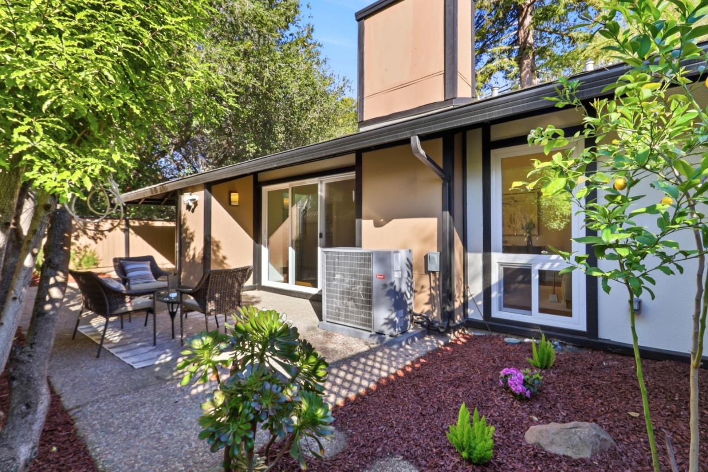 Detail Gallery Image 13 of 14 For 1225 Blackberry Ter, Sunnyvale,  CA 94087 - 3 Beds | 2 Baths