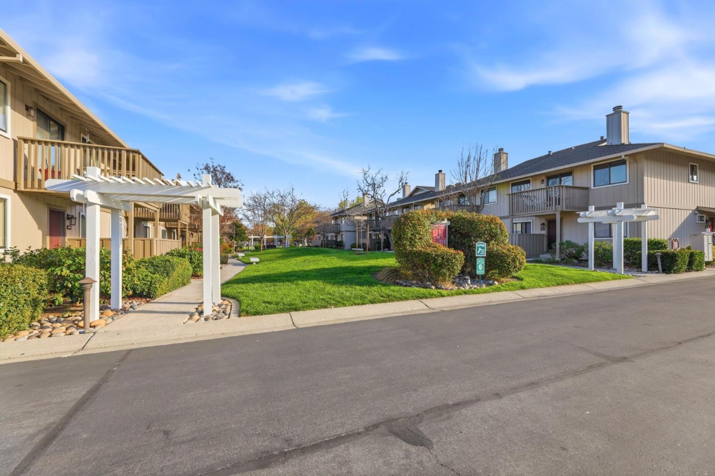 Detail Gallery Image 18 of 25 For 18932 Sara Park Cir, Saratoga,  CA 95070 - 2 Beds | 2 Baths