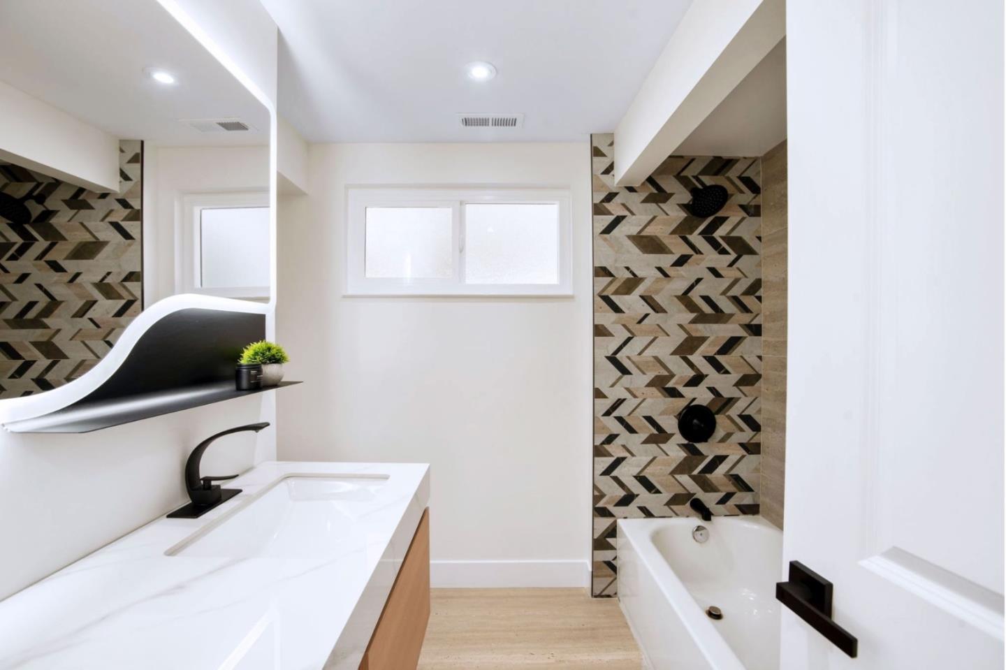 Detail Gallery Image 19 of 62 For 52 Frances Ave, Pacifica,  CA 94044 - 4 Beds | 4 Baths