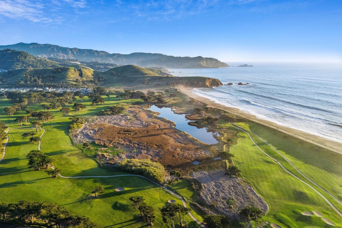 Detail Gallery Image 3 of 62 For 52 Frances Ave, Pacifica,  CA 94044 - 4 Beds | 4 Baths