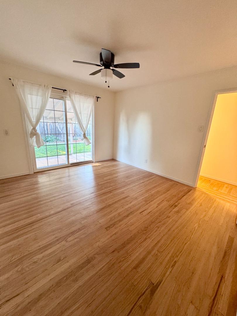 Detail Gallery Image 10 of 16 For 415 Wisteria Dr, East Palo Alto,  CA 94303 - 3 Beds | 1 Baths