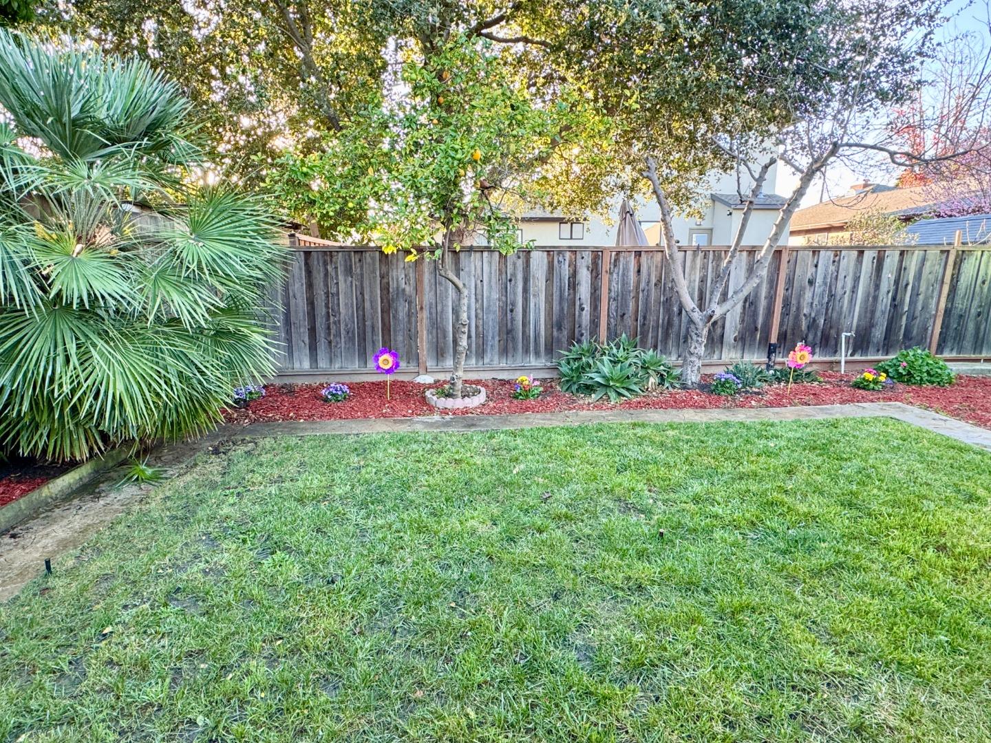 Detail Gallery Image 13 of 16 For 415 Wisteria Dr, East Palo Alto,  CA 94303 - 3 Beds | 1 Baths