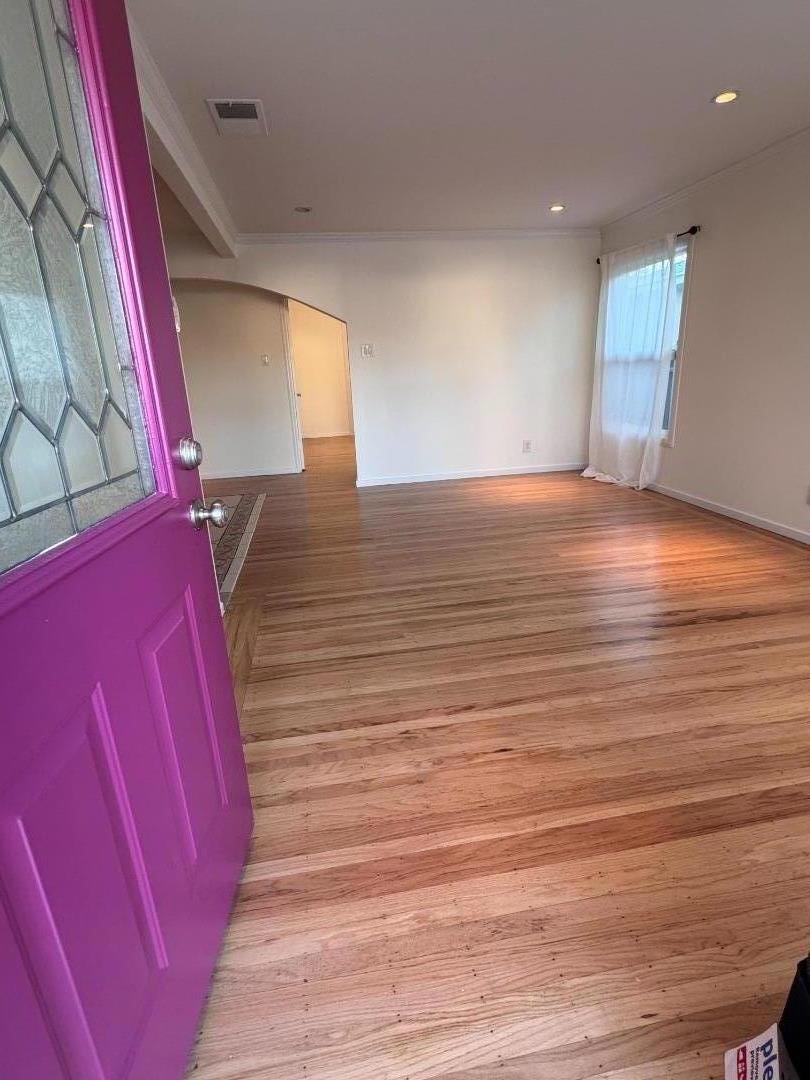 Detail Gallery Image 3 of 16 For 415 Wisteria Dr, East Palo Alto,  CA 94303 - 3 Beds | 1 Baths