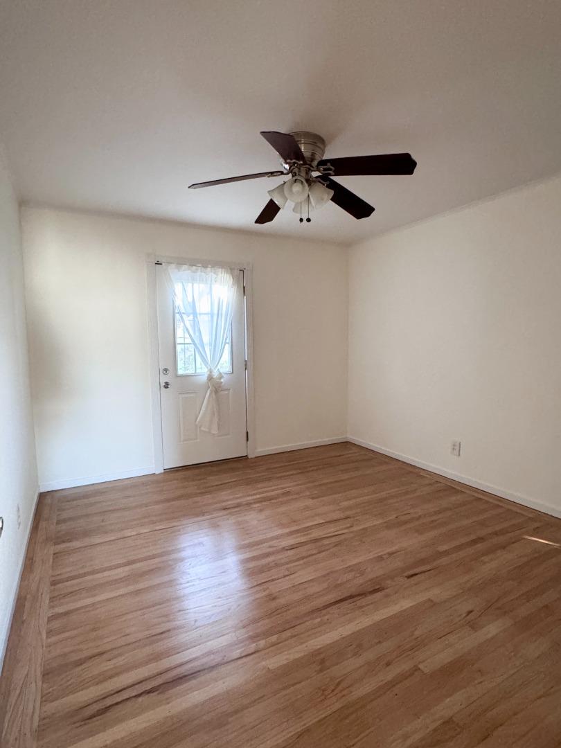 Detail Gallery Image 8 of 16 For 415 Wisteria Dr, East Palo Alto,  CA 94303 - 3 Beds | 1 Baths