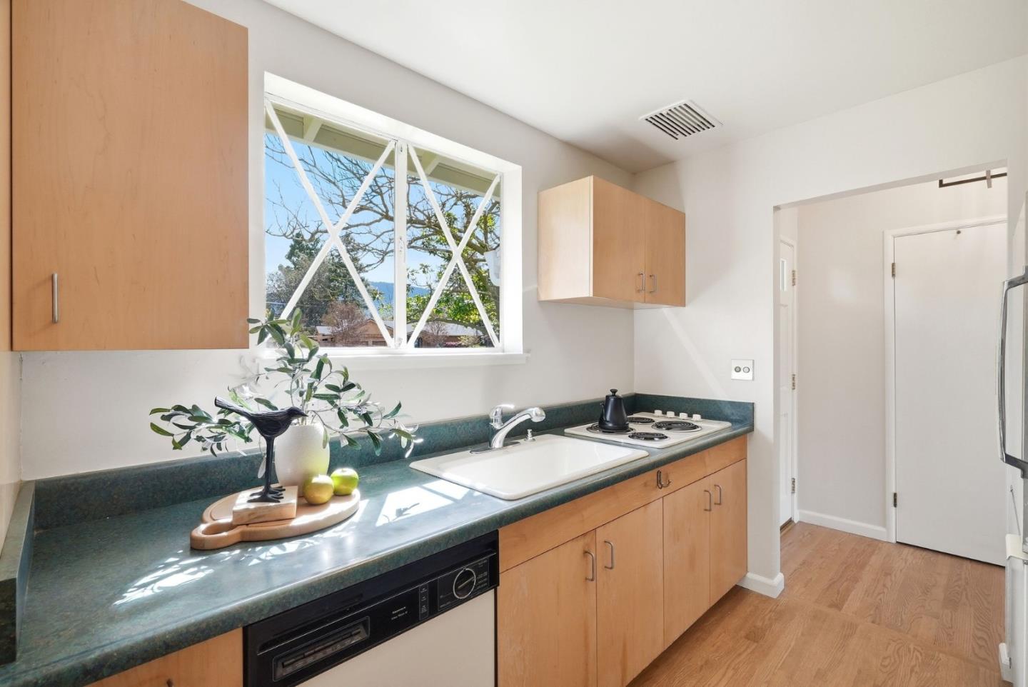 Detail Gallery Image 26 of 60 For 16786 Corcel Ct, Los Gatos,  CA 95032 - 3 Beds | 2 Baths