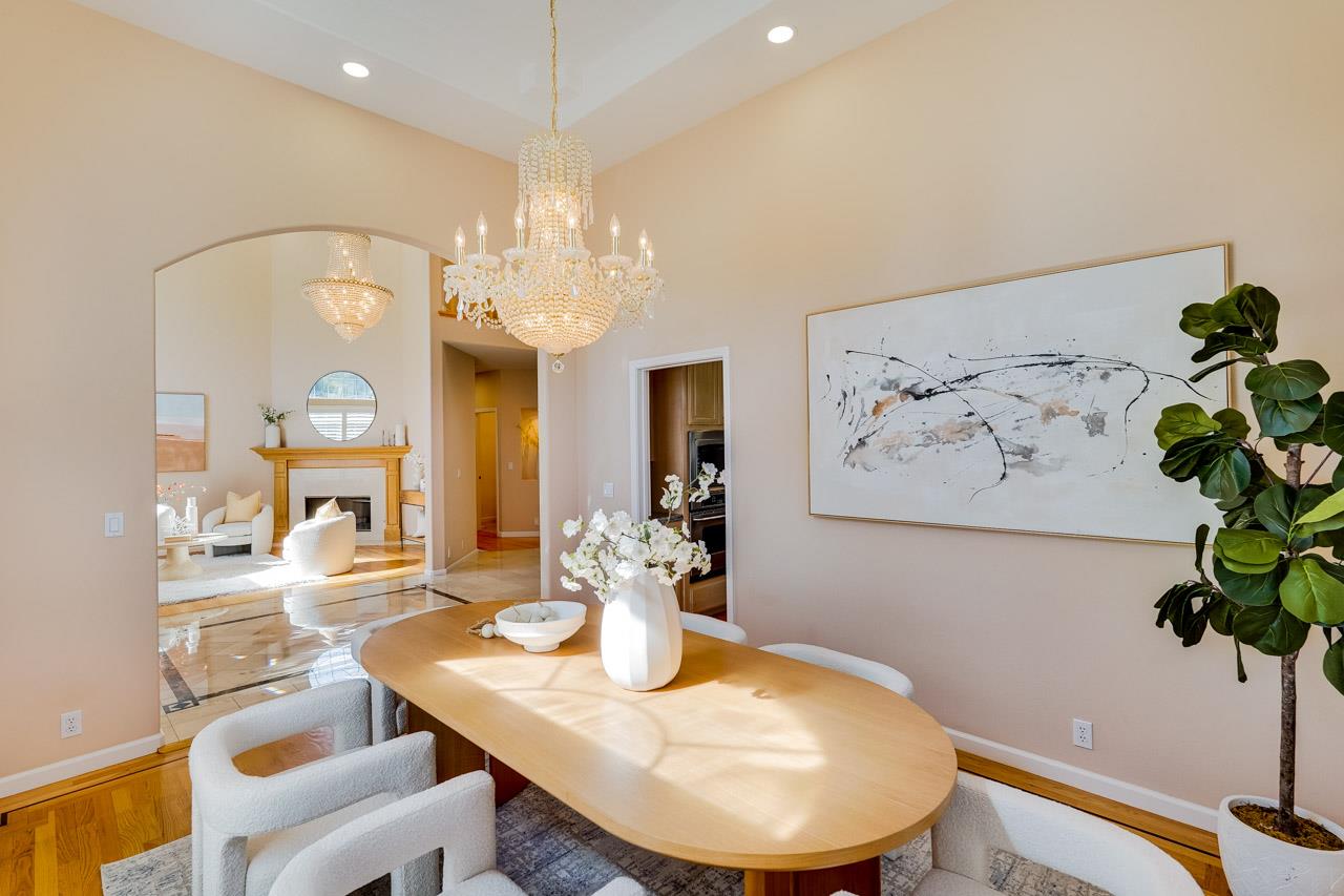 Detail Gallery Image 15 of 72 For 21031 Hazelbrook Dr, Cupertino,  CA 95014 - 6 Beds | 3/1 Baths