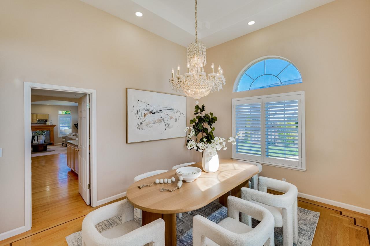 Detail Gallery Image 16 of 72 For 21031 Hazelbrook Dr, Cupertino,  CA 95014 - 6 Beds | 3/1 Baths