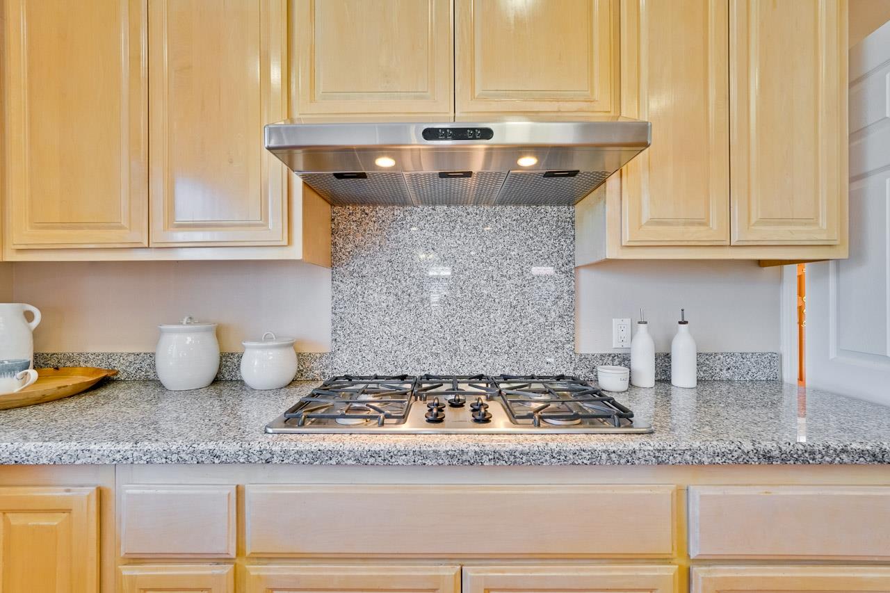 Detail Gallery Image 23 of 72 For 21031 Hazelbrook Dr, Cupertino,  CA 95014 - 6 Beds | 3/1 Baths