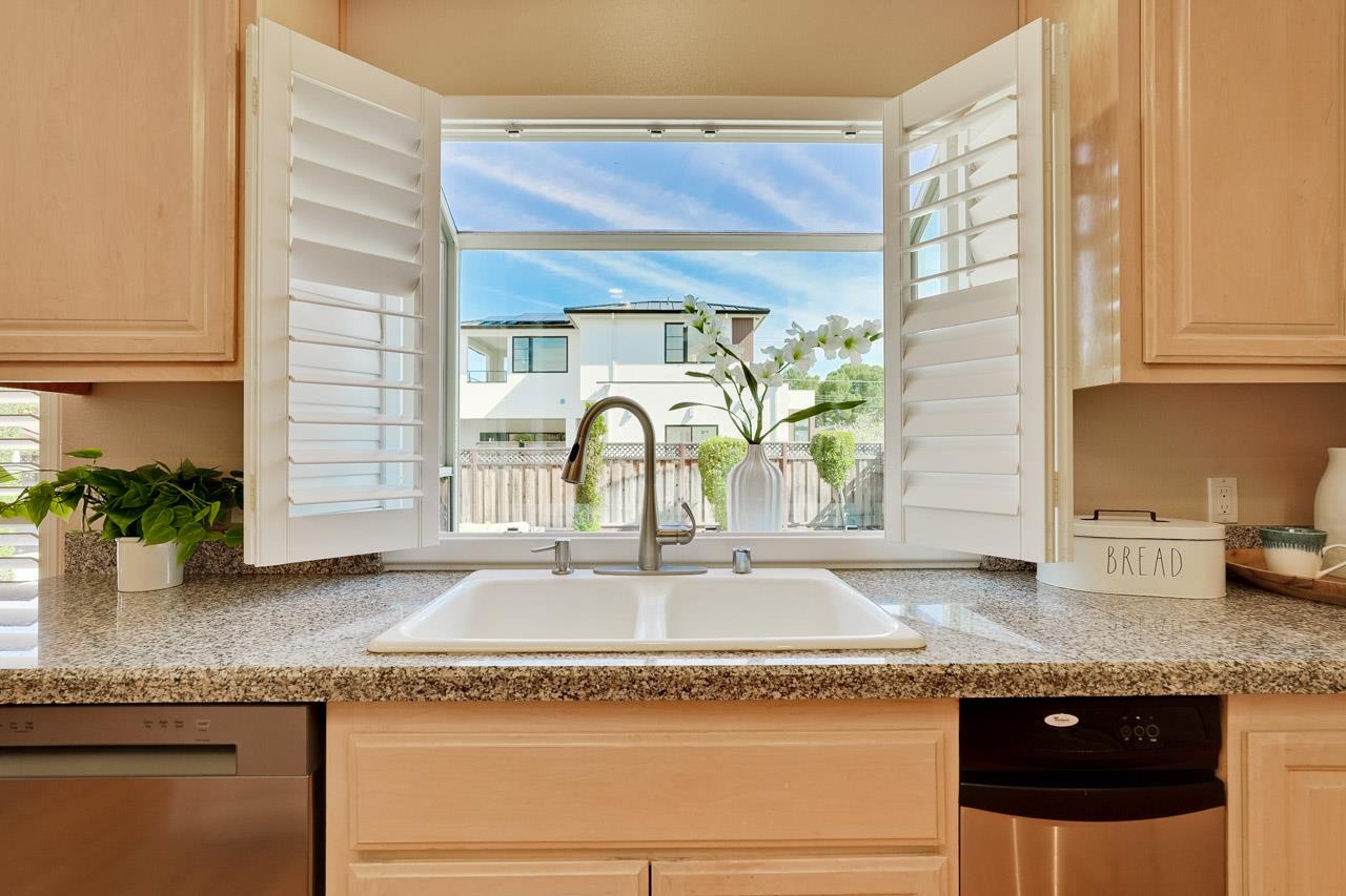 Detail Gallery Image 24 of 72 For 21031 Hazelbrook Dr, Cupertino,  CA 95014 - 6 Beds | 3/1 Baths