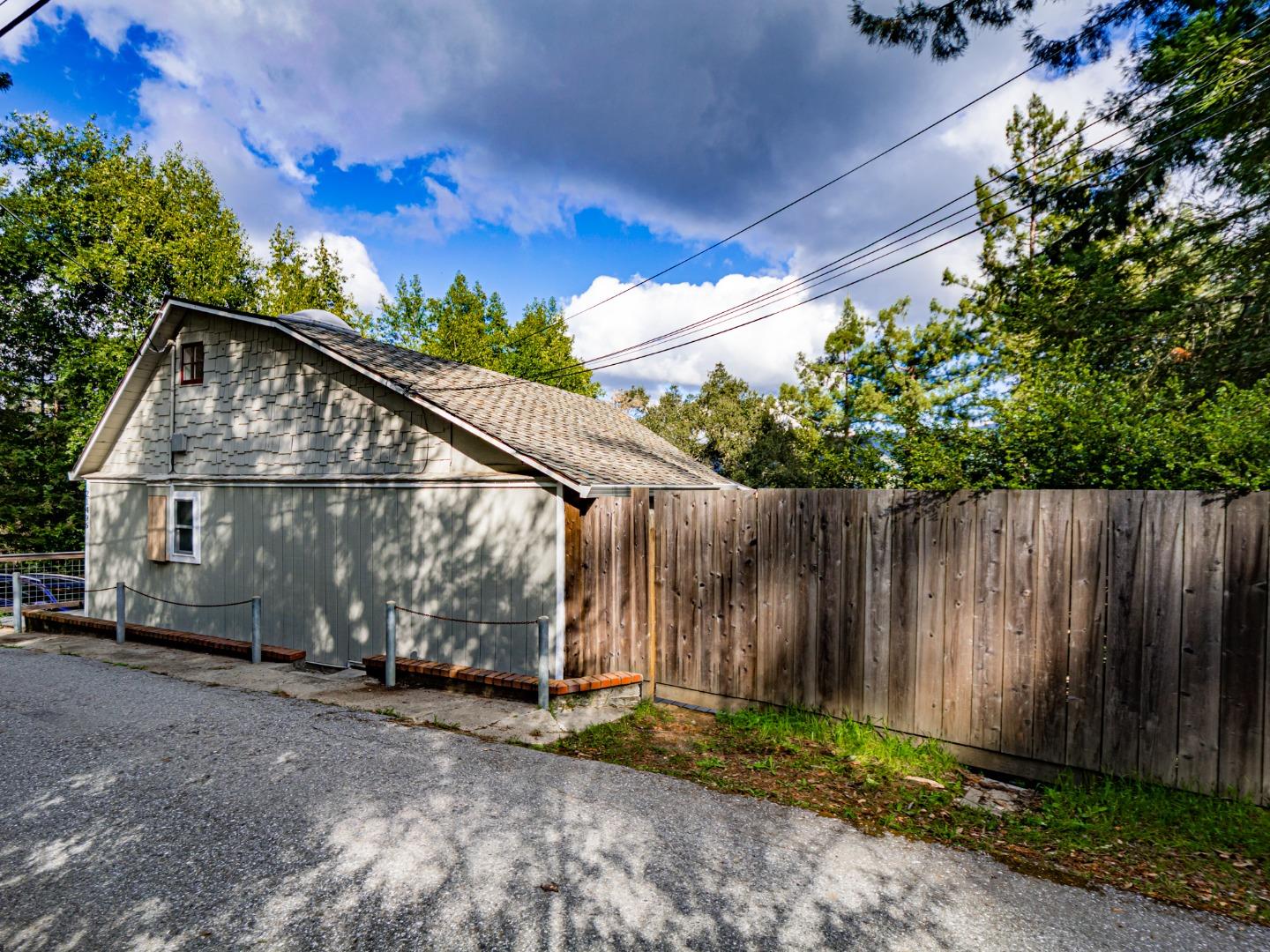 Detail Gallery Image 16 of 72 For 21496 Mary Alice Way, Los Gatos,  CA 95033 - 2 Beds | 2 Baths