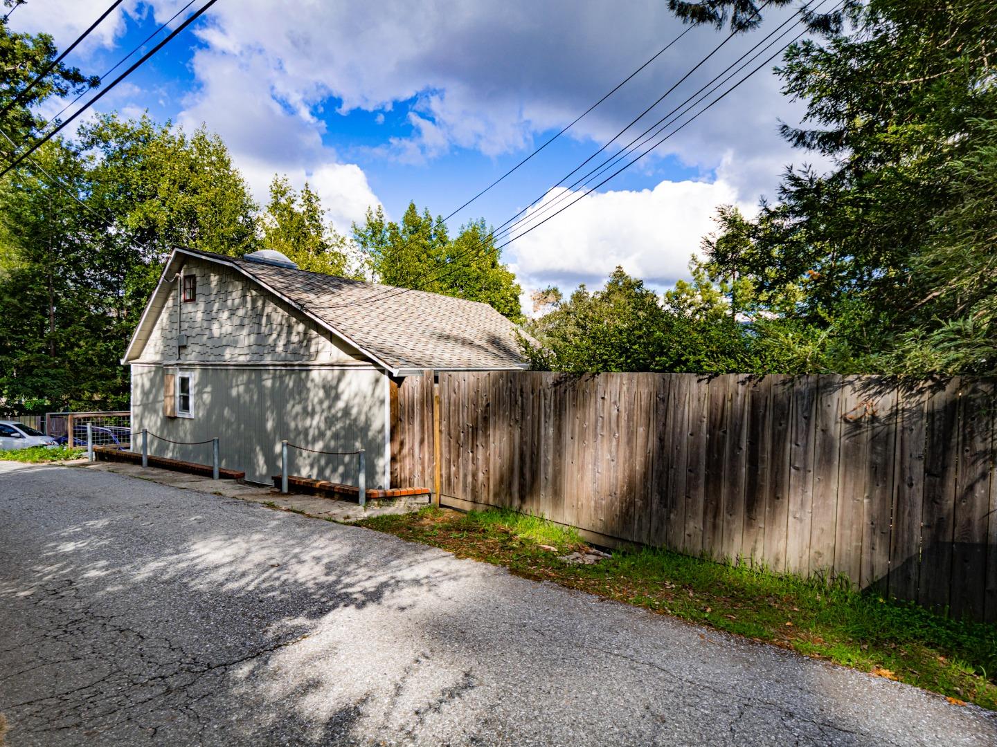 Detail Gallery Image 17 of 72 For 21496 Mary Alice Way, Los Gatos,  CA 95033 - 2 Beds | 2 Baths