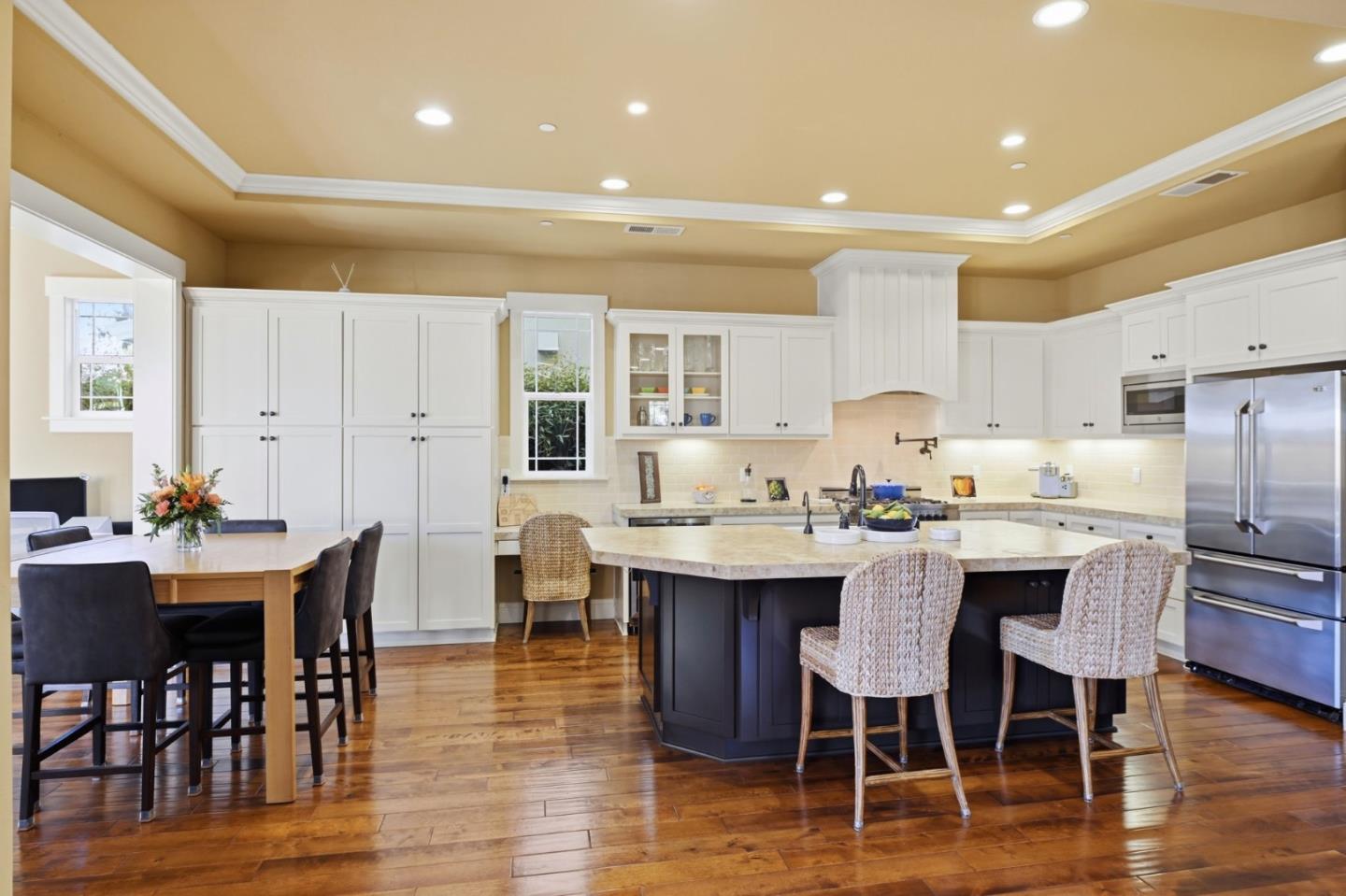 Detail Gallery Image 10 of 49 For 1008 Riverside Dr, San Jose,  CA 95125 - 4 Beds | 3/1 Baths