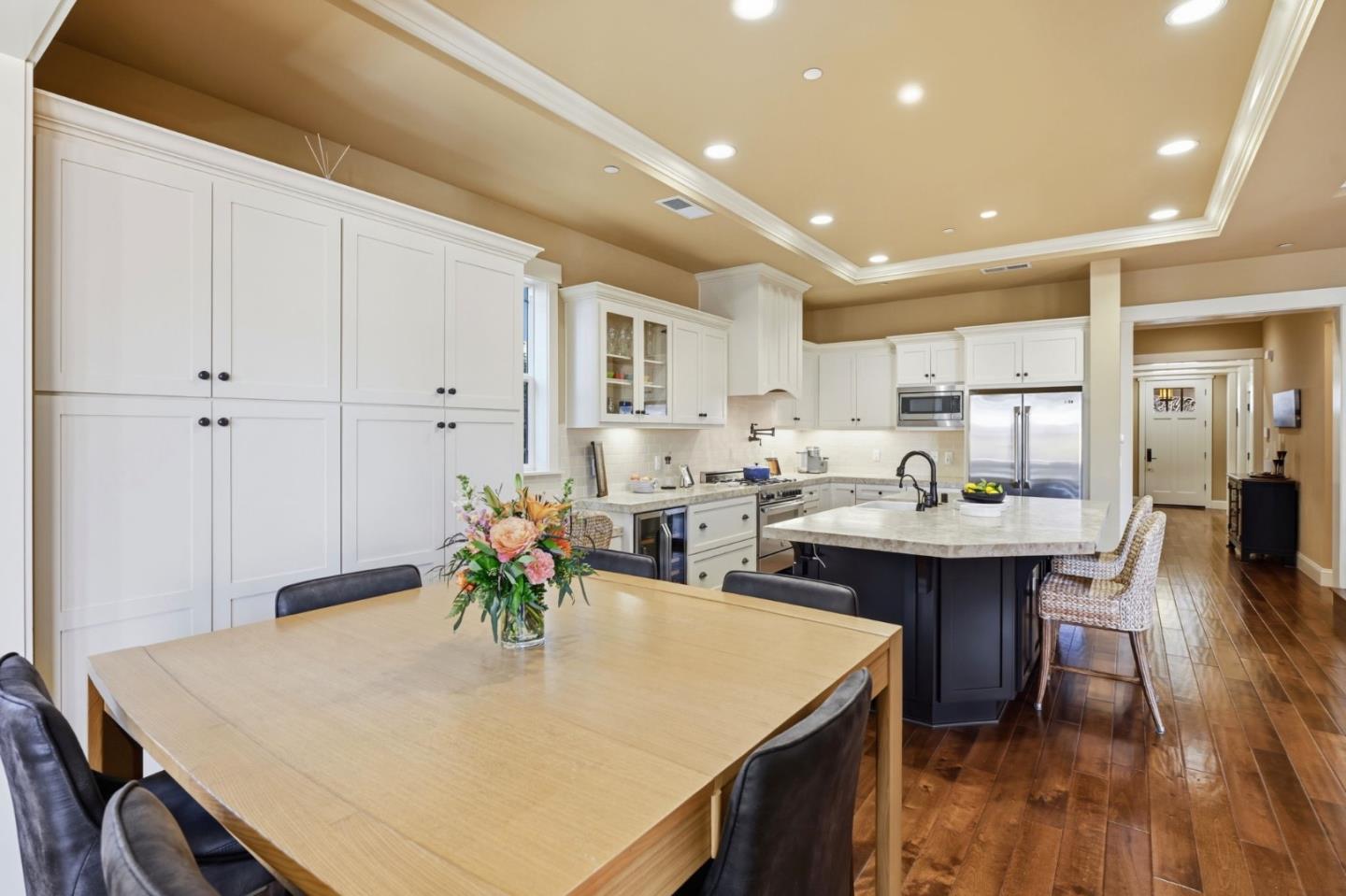 Detail Gallery Image 11 of 49 For 1008 Riverside Dr, San Jose,  CA 95125 - 4 Beds | 3/1 Baths