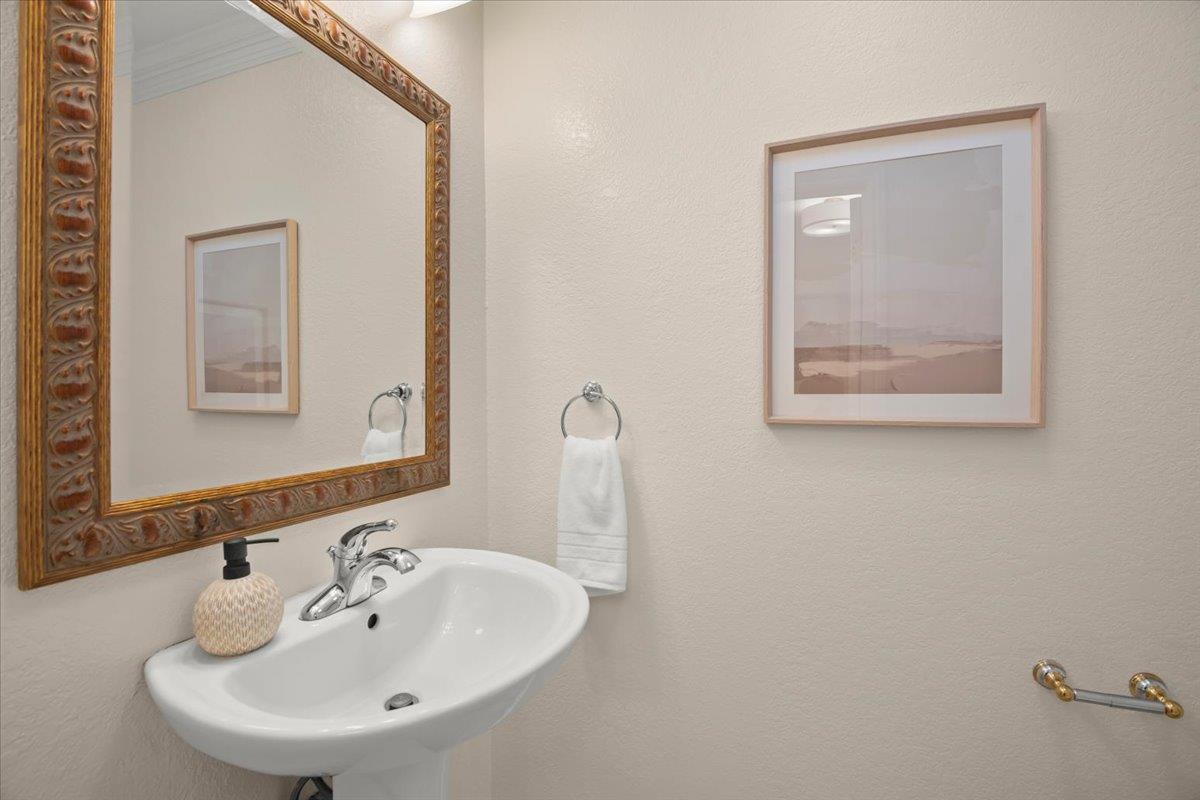 Detail Gallery Image 25 of 44 For 1321 Echo Valley Dr, San Jose,  CA 95120 - 3 Beds | 2/1 Baths