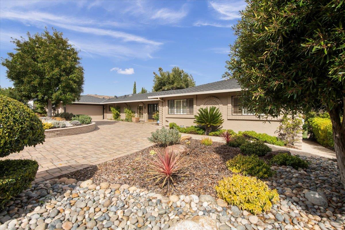 Detail Gallery Image 3 of 44 For 1321 Echo Valley Dr, San Jose,  CA 95120 - 3 Beds | 2/1 Baths