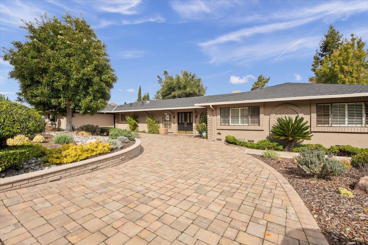 Detail Gallery Image 5 of 44 For 1321 Echo Valley Dr, San Jose,  CA 95120 - 3 Beds | 2/1 Baths