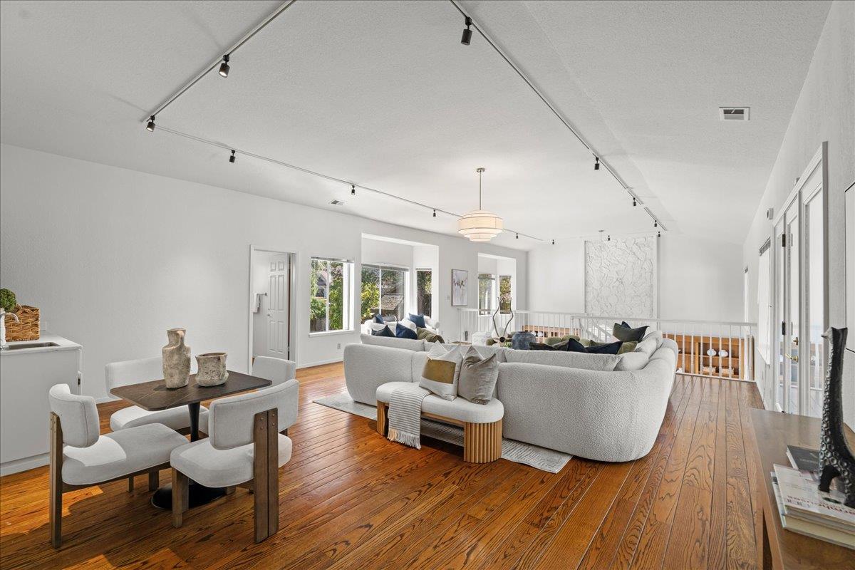 Detail Gallery Image 34 of 116 For 14721 Live Oak Ln, Saratoga,  CA 95070 - 7 Beds | 5/1 Baths