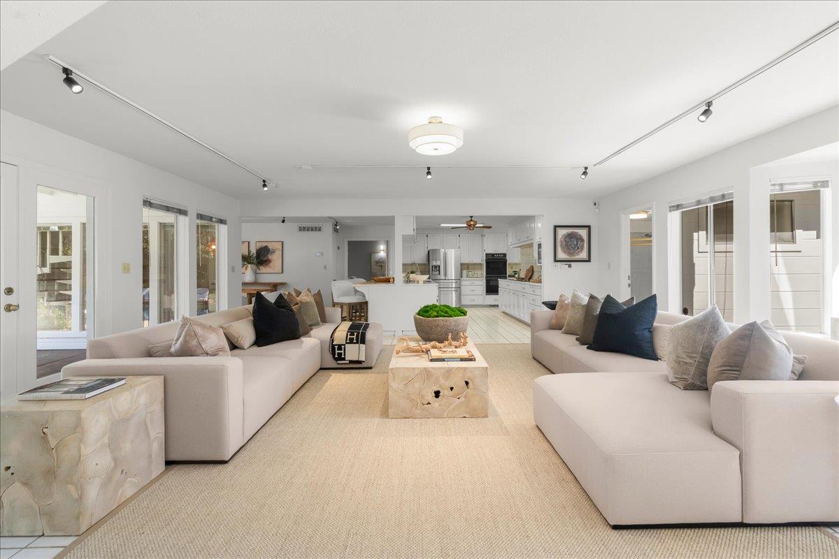 Detail Gallery Image 9 of 116 For 14721 Live Oak Ln, Saratoga,  CA 95070 - 7 Beds | 5/1 Baths