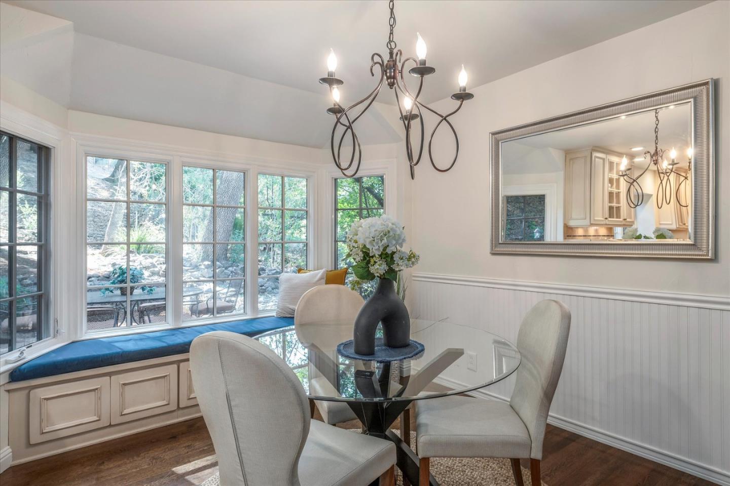 Detail Gallery Image 19 of 52 For 21700 via Regina, Saratoga,  CA 95070 - 4 Beds | 3/1 Baths