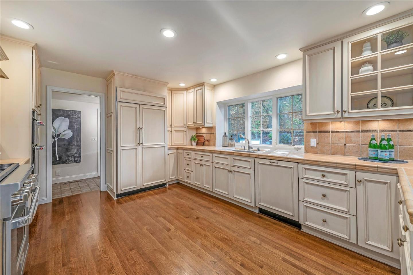 Detail Gallery Image 22 of 52 For 21700 via Regina, Saratoga,  CA 95070 - 4 Beds | 3/1 Baths